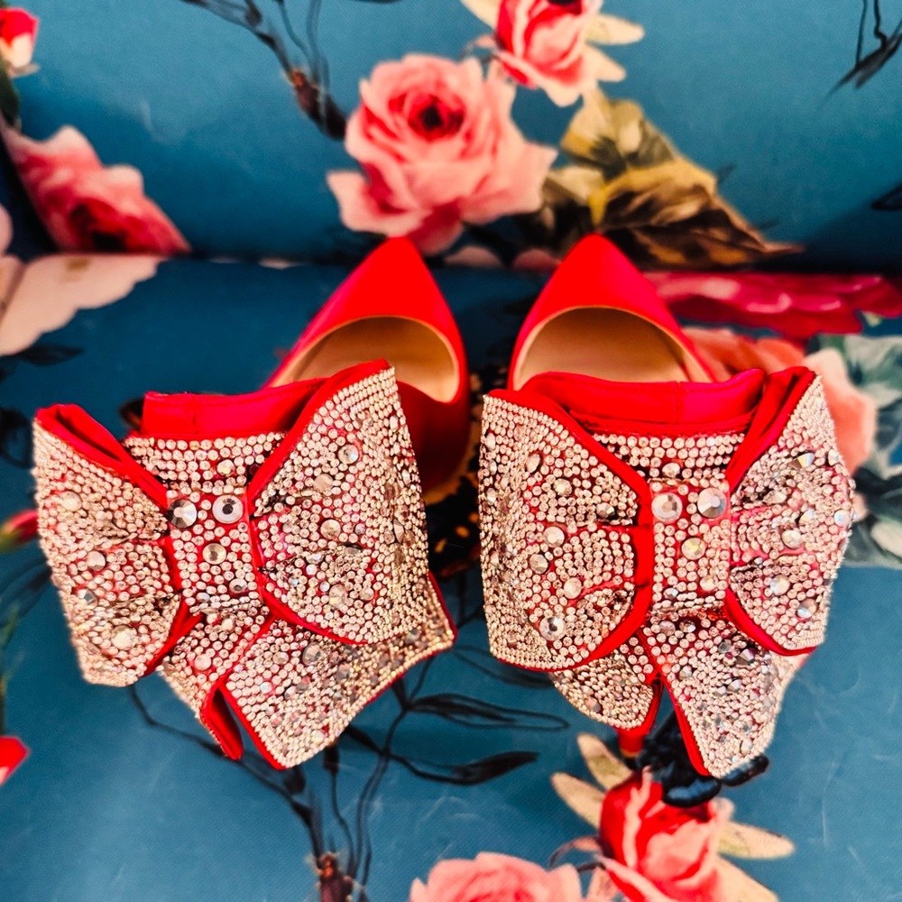 Elegant Red Bow-Embellished Women's Shoes